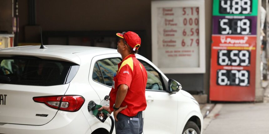 MPF tenta barrar gasolina com 32% de etanol e cobra testes na frota