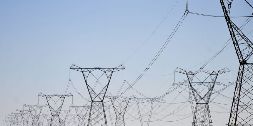 ONS limita usinas neste domingo para evitar excesso de energia no país