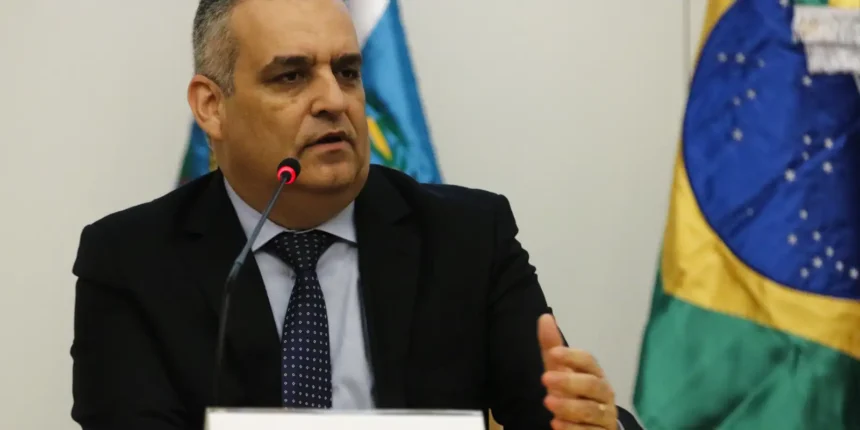 PL escolhe Alfredo Gaspar para vice de Flávio Bolsonaro