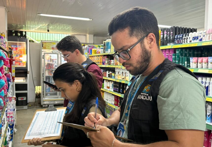 Procon encontra frango com preço até 136% maior em mercados de Aracaju