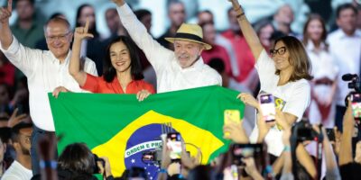 PT oficializa Lula e Alckmin com apoio de seis partidos