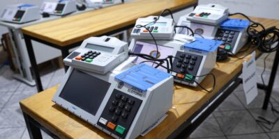 Seca força TRE-AM a antecipar em 20 dias envio de urnas ao interior