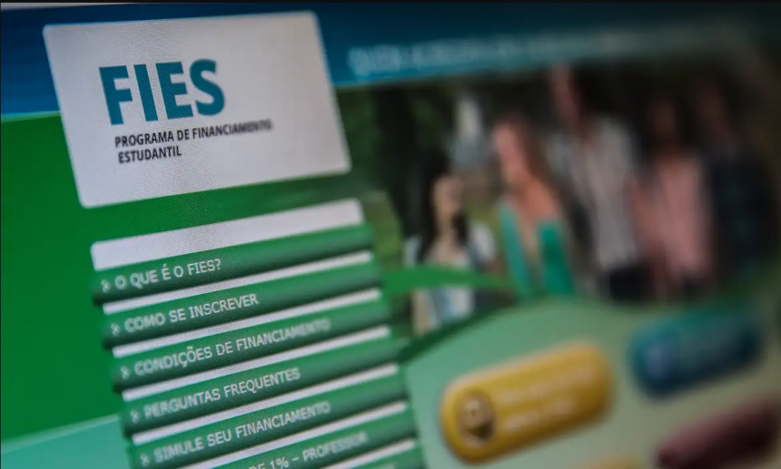 Selecionados do Fies devem confirmar dados até 23h59 desta terça