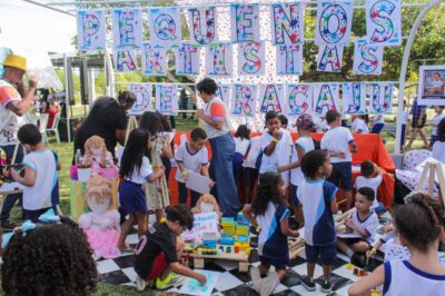 Semed leva 150 alunos a evento da Primeira Infância em Aracaju