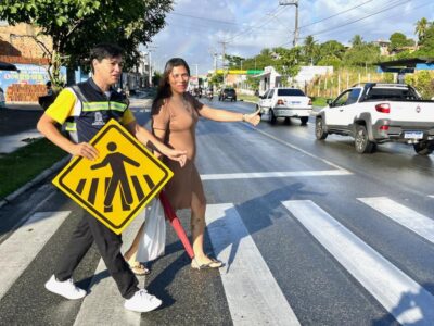 SMTT intensifica ações educativas para segurança de pedestres em Aracaju