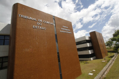 TCE de Sergipe analisa 40 processos e duas cautelares em sessão