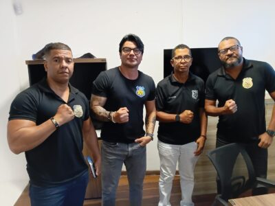 O delegado André David durante reunião com integrantes do Sindasse