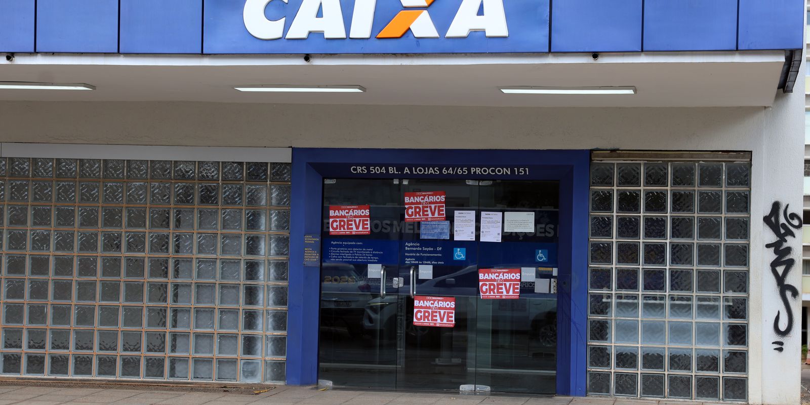 Caixa entra em greve por tempo indeterminado; BB tem adesão parcial