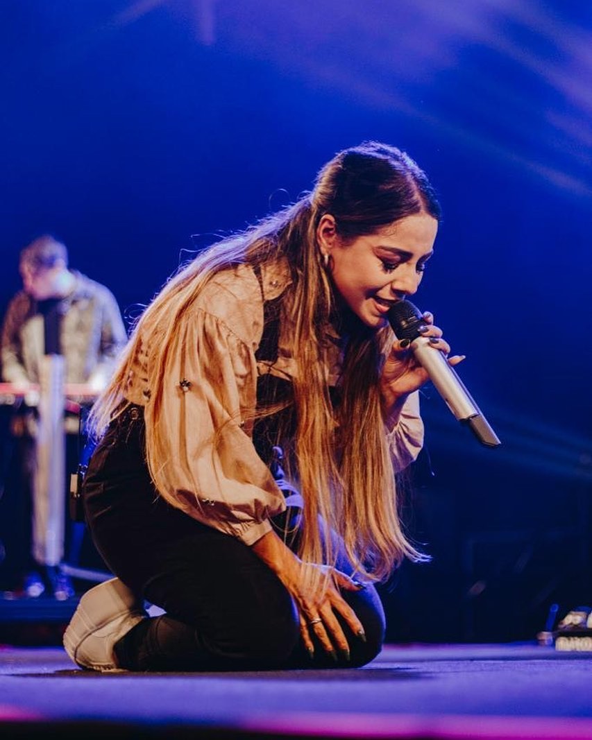 cantora Gabriela Rocha