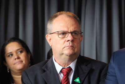 O ex-governador Belivaldo Chagas ao lado da candidata a vice-governadora Priscila Felizola