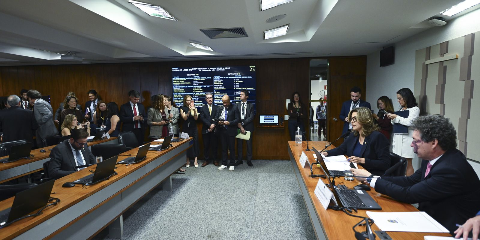 Comissão libera isenção para compras online de até US$ 50