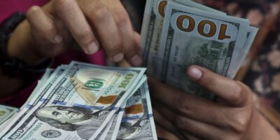 Dólar atinge R$ 5,226 e registra maior fechamento em quase seis meses