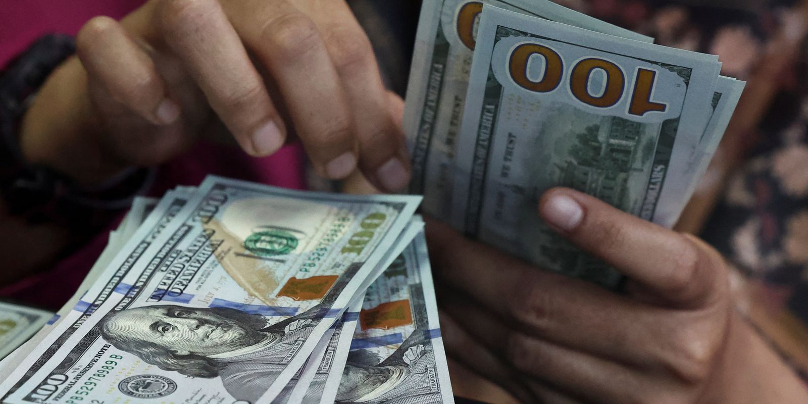 Dólar atinge R$ 5,226 e registra maior fechamento em quase seis meses