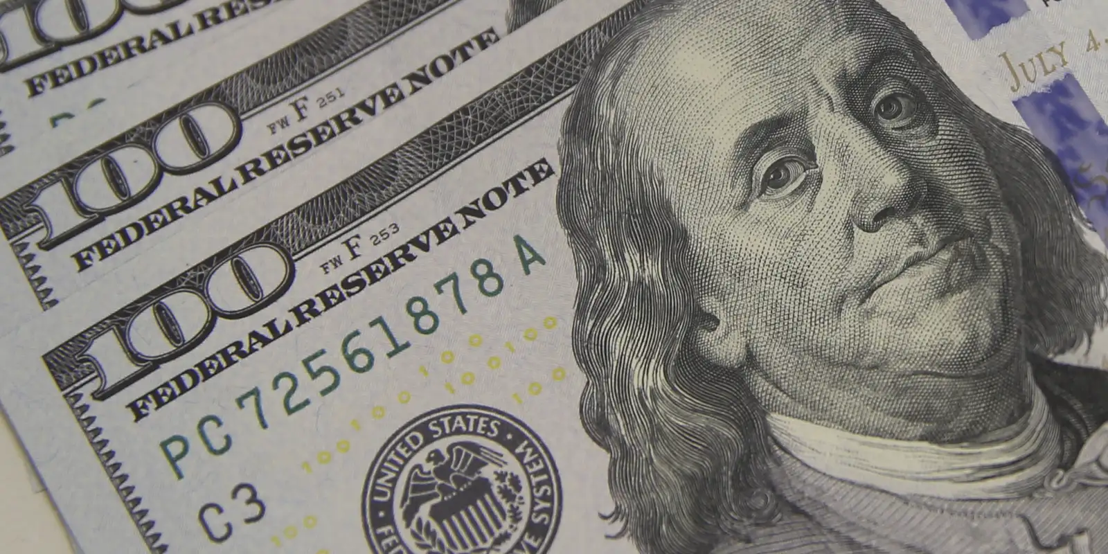 Dólar recua a R$ 5,09 e Bolsa alcança maior nível desde maio