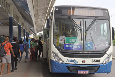 Emília libera ônibus grátis para eleitores da Grande Aracaju em 2026