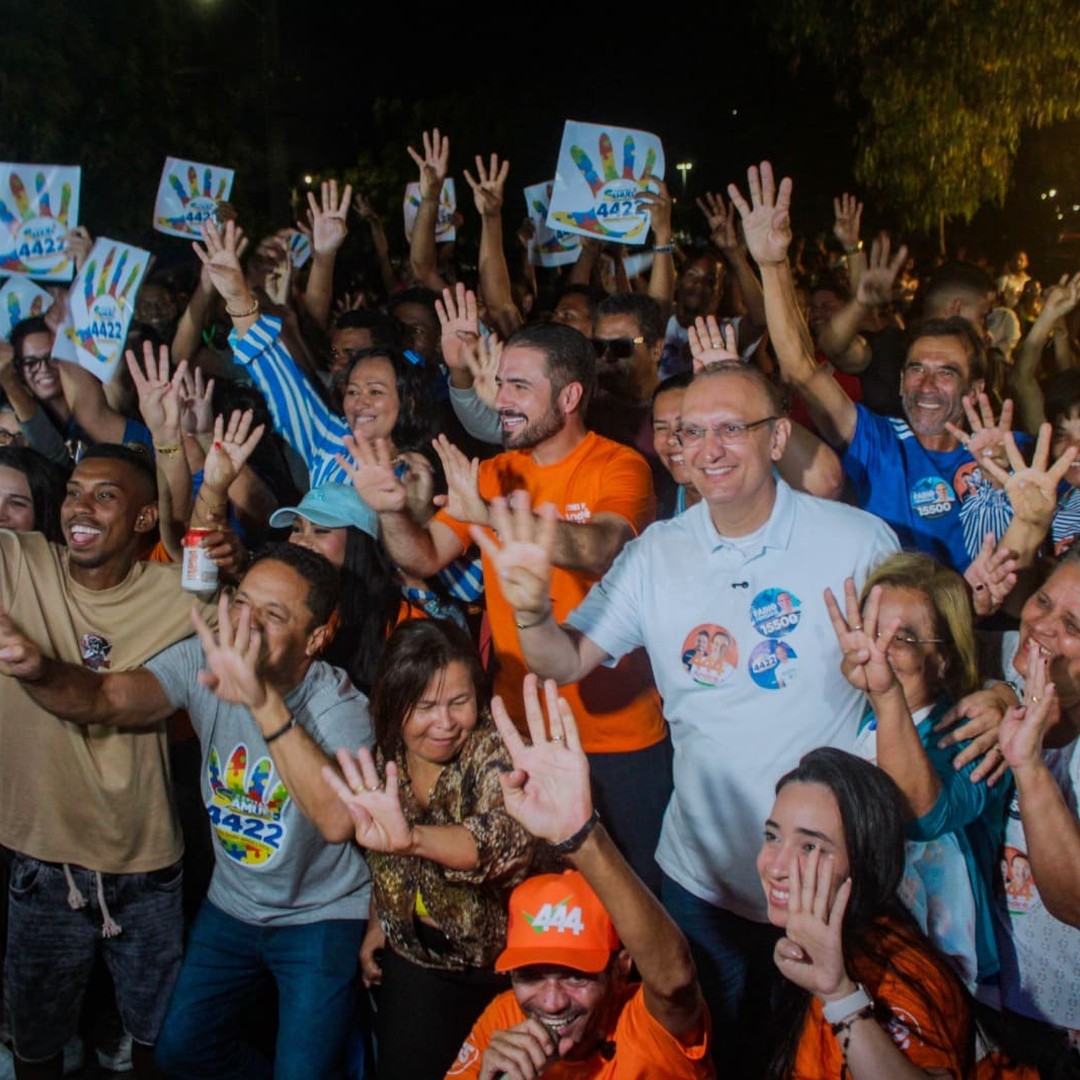 O candidato a deputado estadual Fábio Henrique durante mobilização no loteamento 17 de Março, em Aracaju