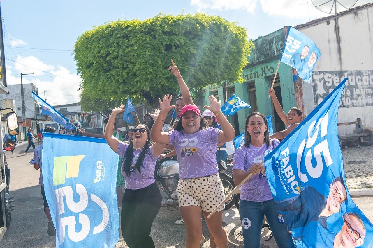 Fábio Mitidieri cita reativação do estaleiro de Porto das Redes em carreata 13 Bandeiras da campanha nas ruas de Carmópolis