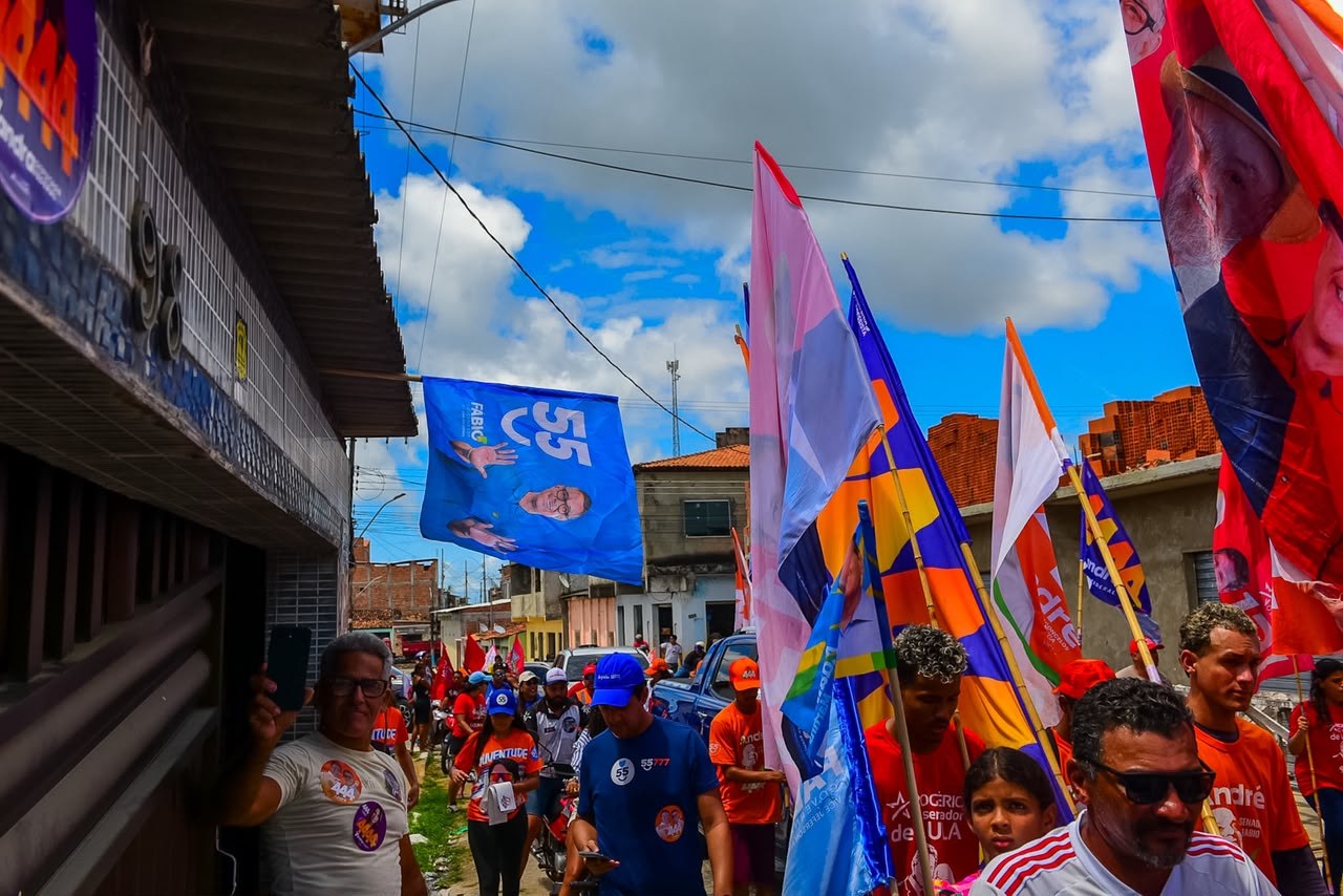 Fábio Mitidieri cita reativação do estaleiro de Porto das Redes em carreata 6 Apoiadores acompanham a carreata em Santo Amaro das Brotas