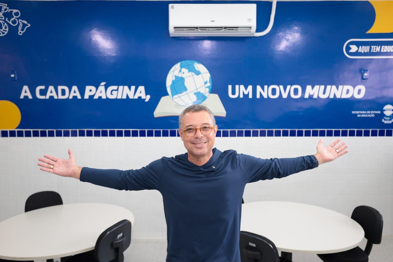 Governador Fábio Mitidieri em ação da Educação em Sergipe