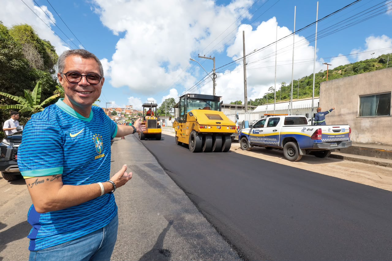 Governador Fábio Mitidieri durante agenda sobre obras de infraestrutura em Sergipe