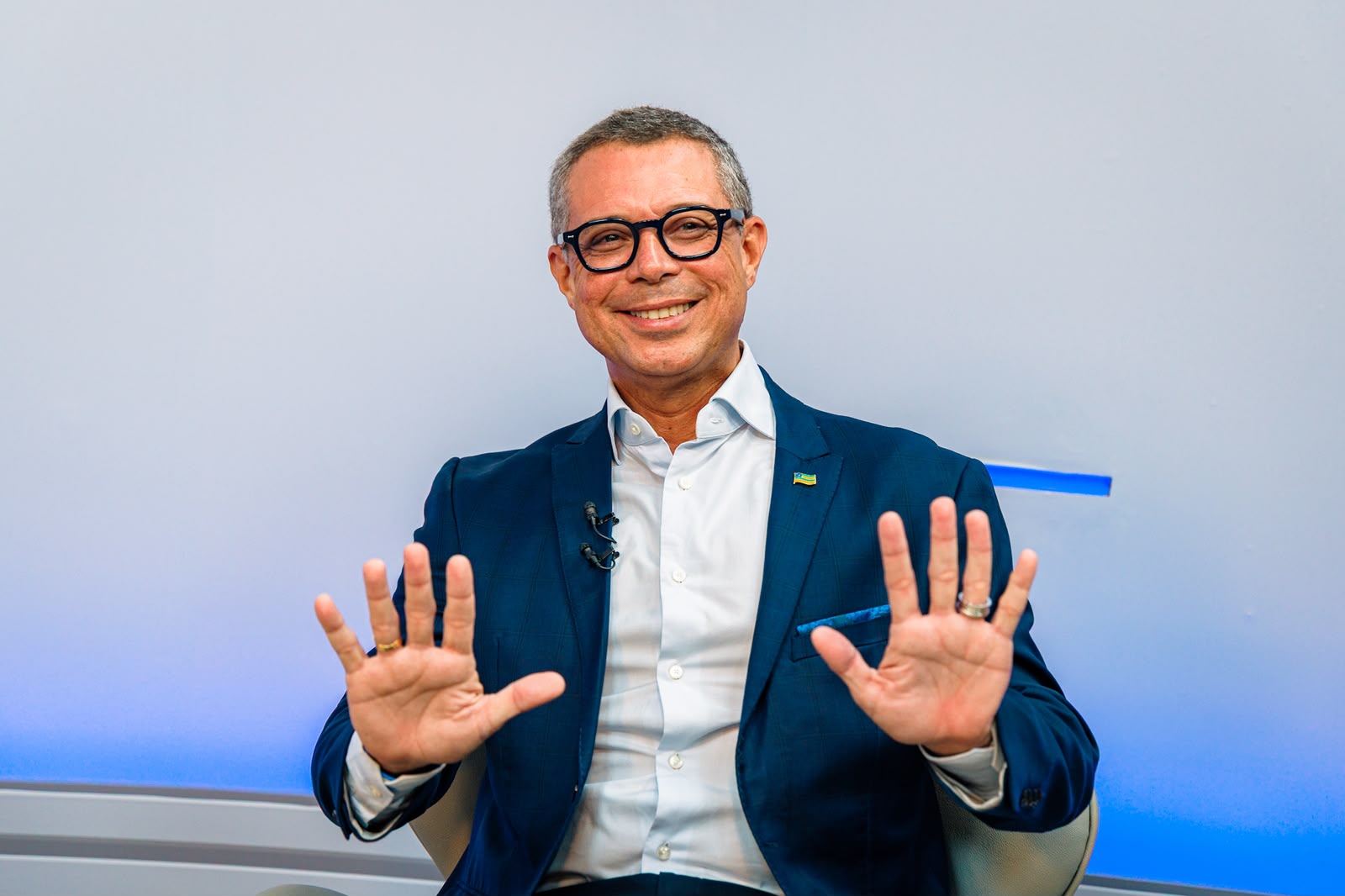 Aeroporto de Aracaju bate recorde de passageiros, destaca Fábio Mitidieri à TV Sergipe 2 O governador Fábio Mitidieri durante entrevista à TV Sergipe sobre educação e turismo