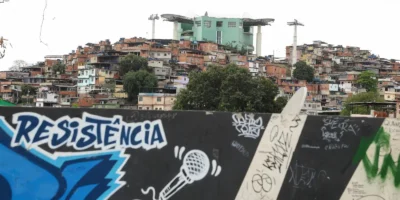 Favelas do Rio cobram saneamento e mais presença do poder público