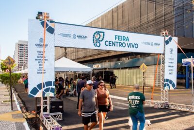 Público prestigia a Feira Centro Vivo, na rua Pacatuba, no Centro de Aracaju