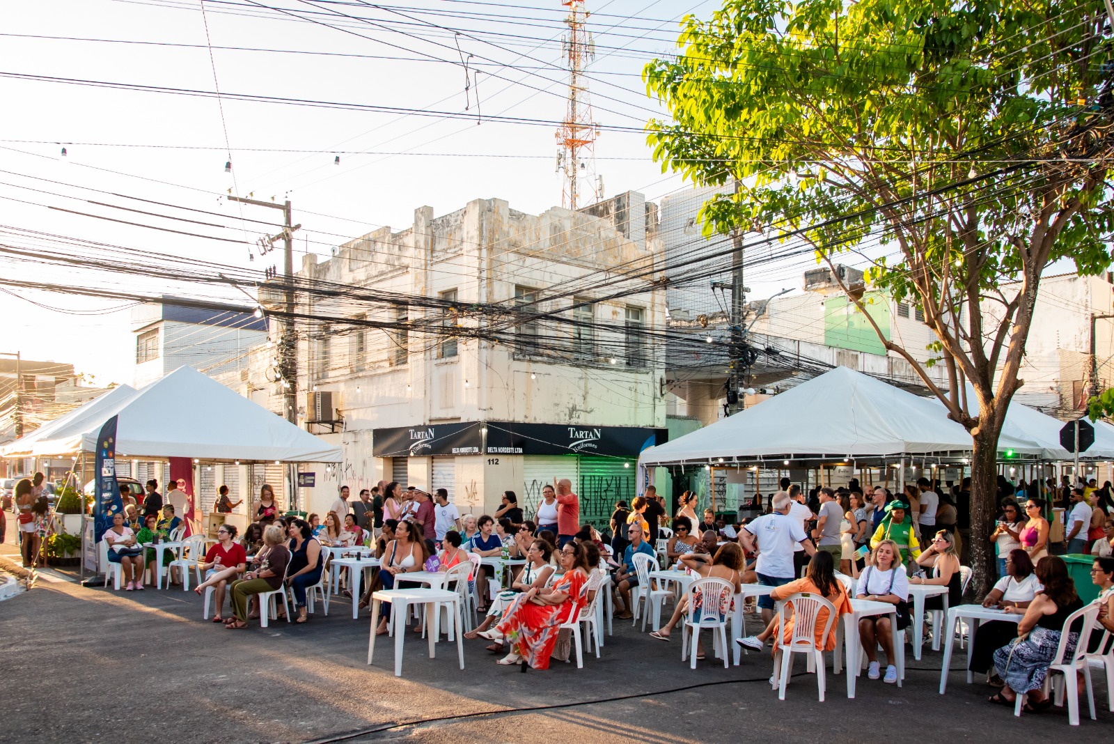 Feira Centro Vivo, na rua Pacatuba, no Centro de Aracaju