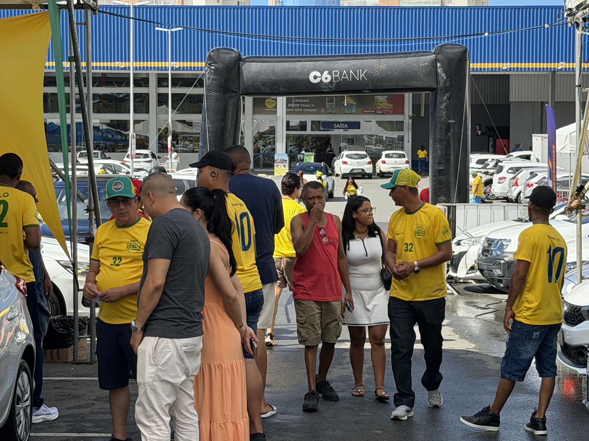 Feirão Gigantes de Sergipe, no estacionamento do Assaí Atacadista, em Aracaju