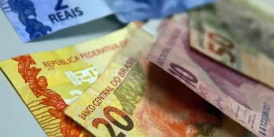 Juros do crédito às famílias alcançam 61,7% ao ano em agosto