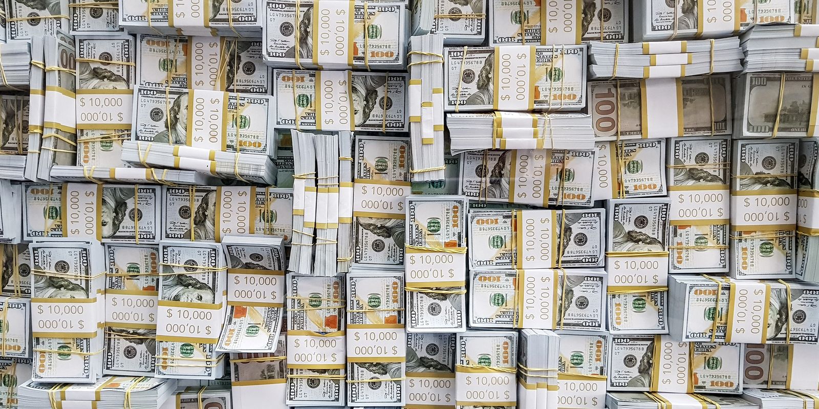 Mercados reagem à aversão ao risco, e dólar encosta em R$ 5,20
