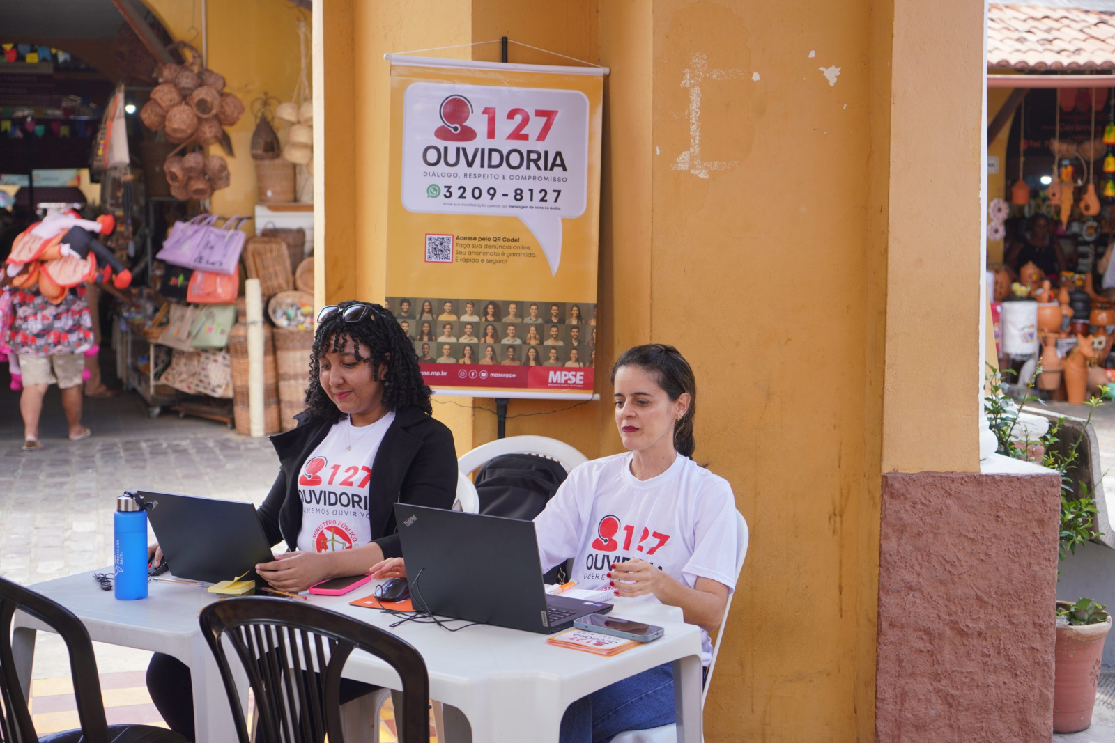 MPSE leva atendimento e escuta à população em mercados de Aracaju