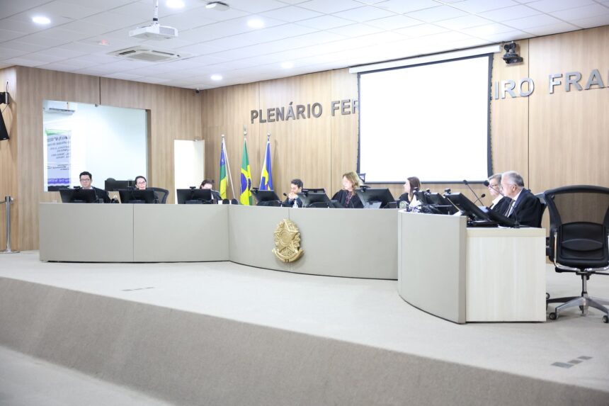 Sessão de julgamento da Corte do TRE-SE no plenário do tribunal