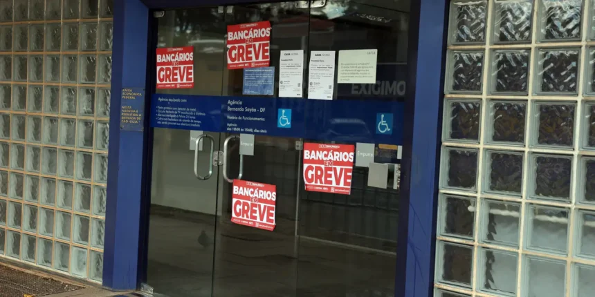 TST obriga Caixa a manter 60% do quadro em atividade durante greve