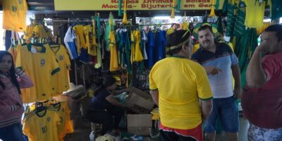 Vendas no varejo caem 0,8% em julho e freiam ritmo de alta