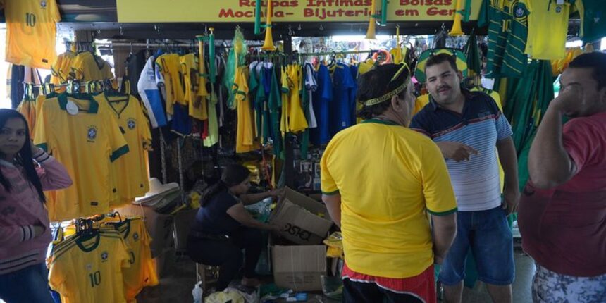 Vendas no varejo caem 0,8% em julho e freiam ritmo de alta