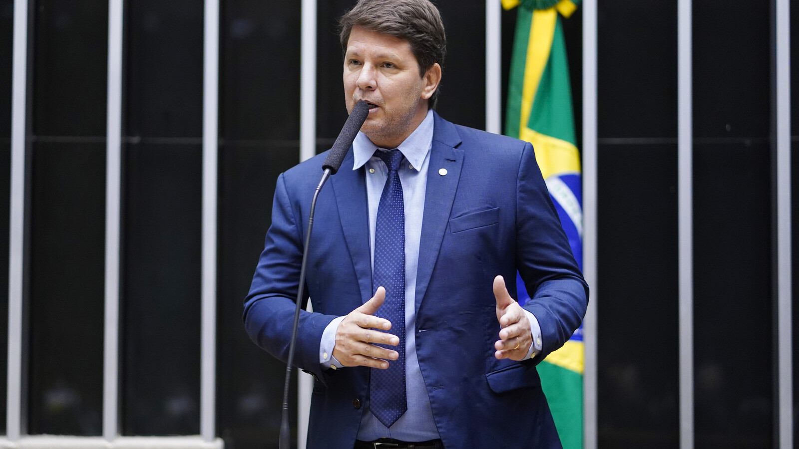 Operação Make Up: PF aponta R$ 1,4 milhão em repasses à produtora do filme sobre Bolsonaro 2 O deputado Mario Frias, alvo da operacao