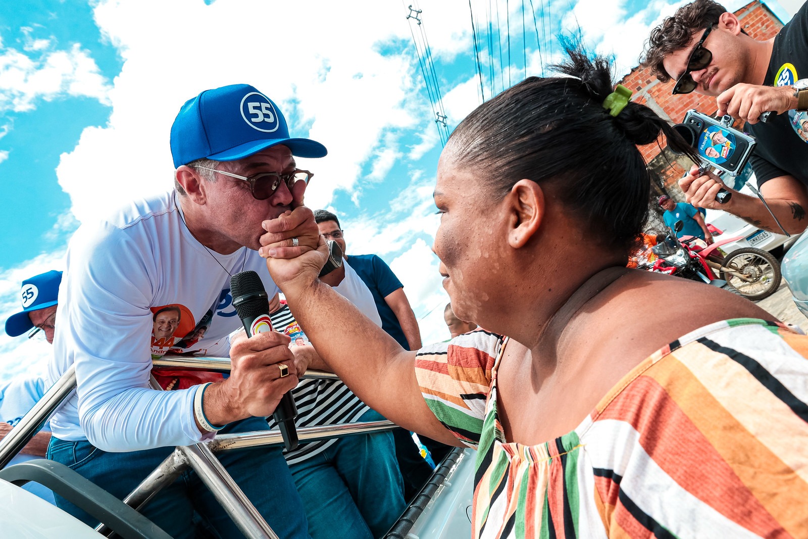 Fábio Mitidieri acompanha a apuração em Aracaju a partir das 17h 3 O governador durante a campanha pela reeleição