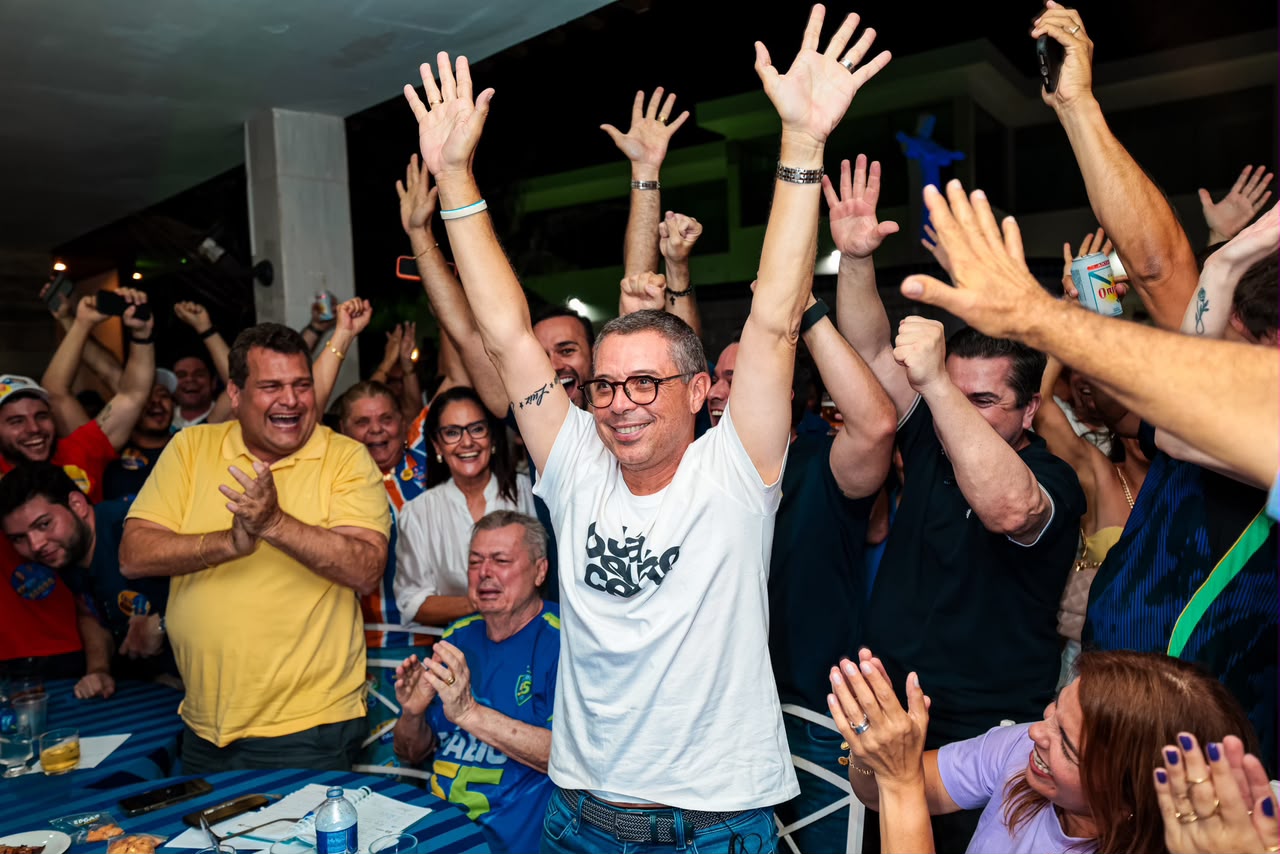 Opera Sergipe e escolas climatizadas marcam gestão de Fábio 2 Apoiadores acompanham a apuração ao lado do governador