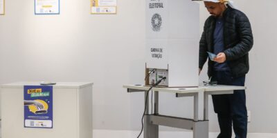 Eleitor pode levar anotação com números dos candidatos para votar