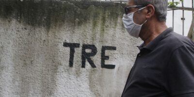Eleitores formam filas cedo em votação que mobiliza 12,86 milhões no Rio