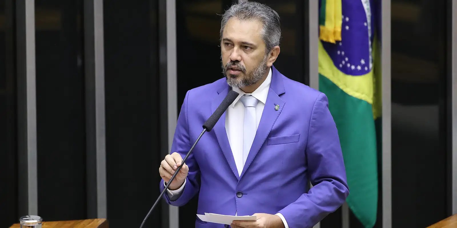 Elmano vence Ciro no Ceará e amplia força do PT no Nordeste