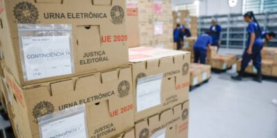 Mais de 560 mil urnas chegam aos locais de votação antes do 1º turno