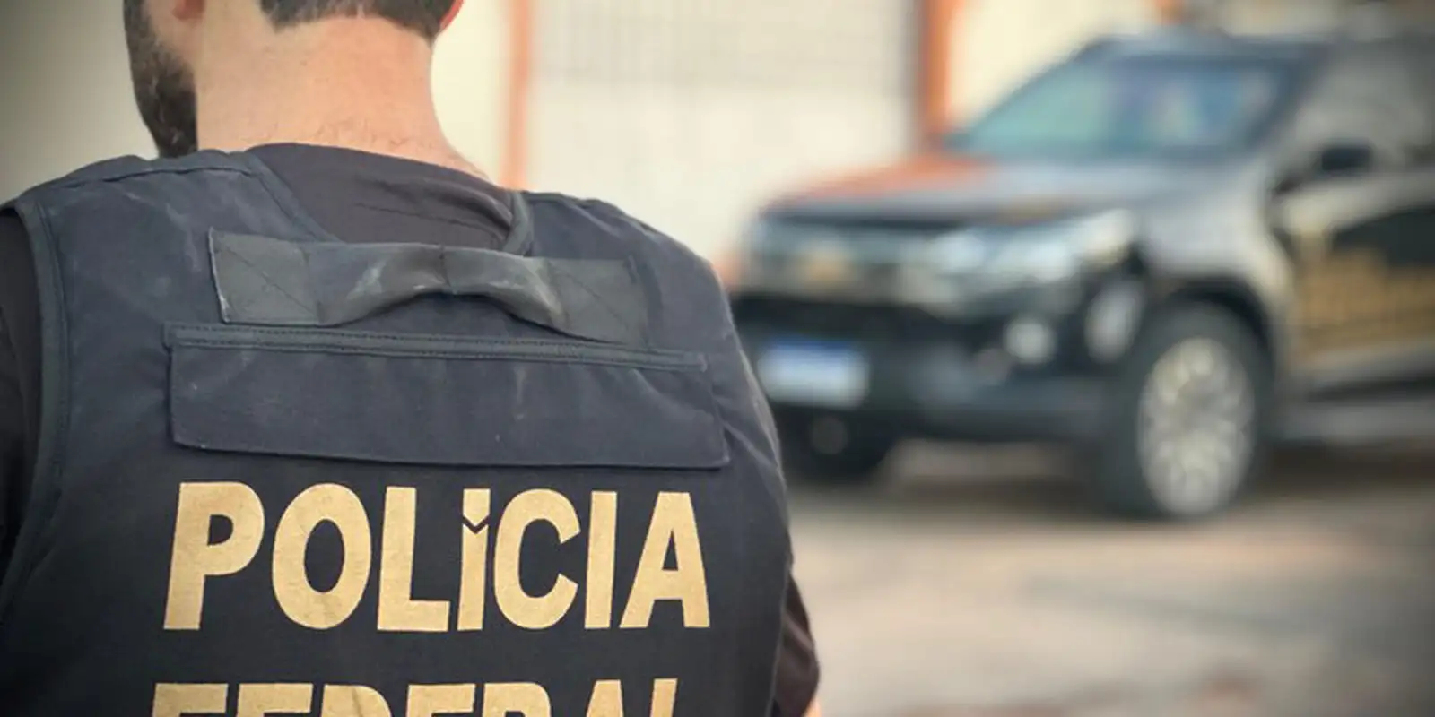 PF apura suspeita de gravação ilegal de votos com broches no RJ