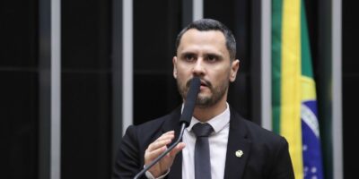 Vitória no 1º turno leva Cleitinho ao governo de Minas Gerais